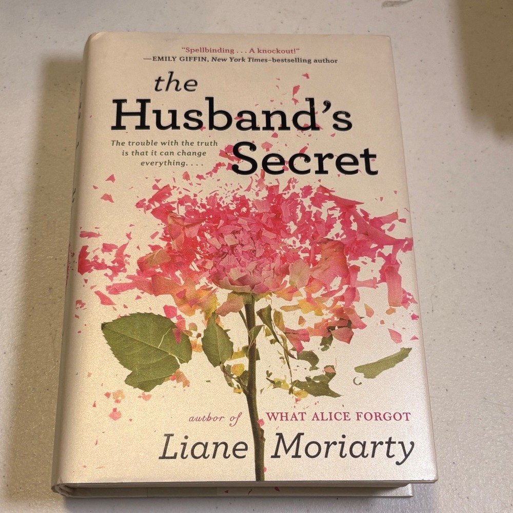 Liane Moriarty The Husband's Secret Novel OS White Good Hardcover First Edition
